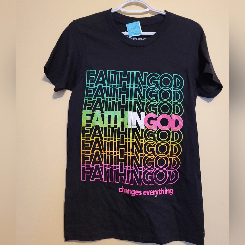 New Vibes Faith In God T-shirt szS
